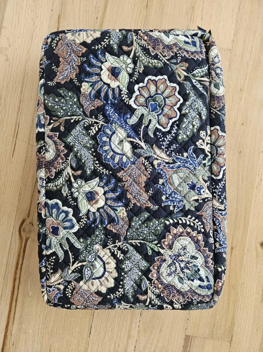 Vera Bradley Java Navy Camo Quilted Casserole Carrier - Travel Case Picnic Party